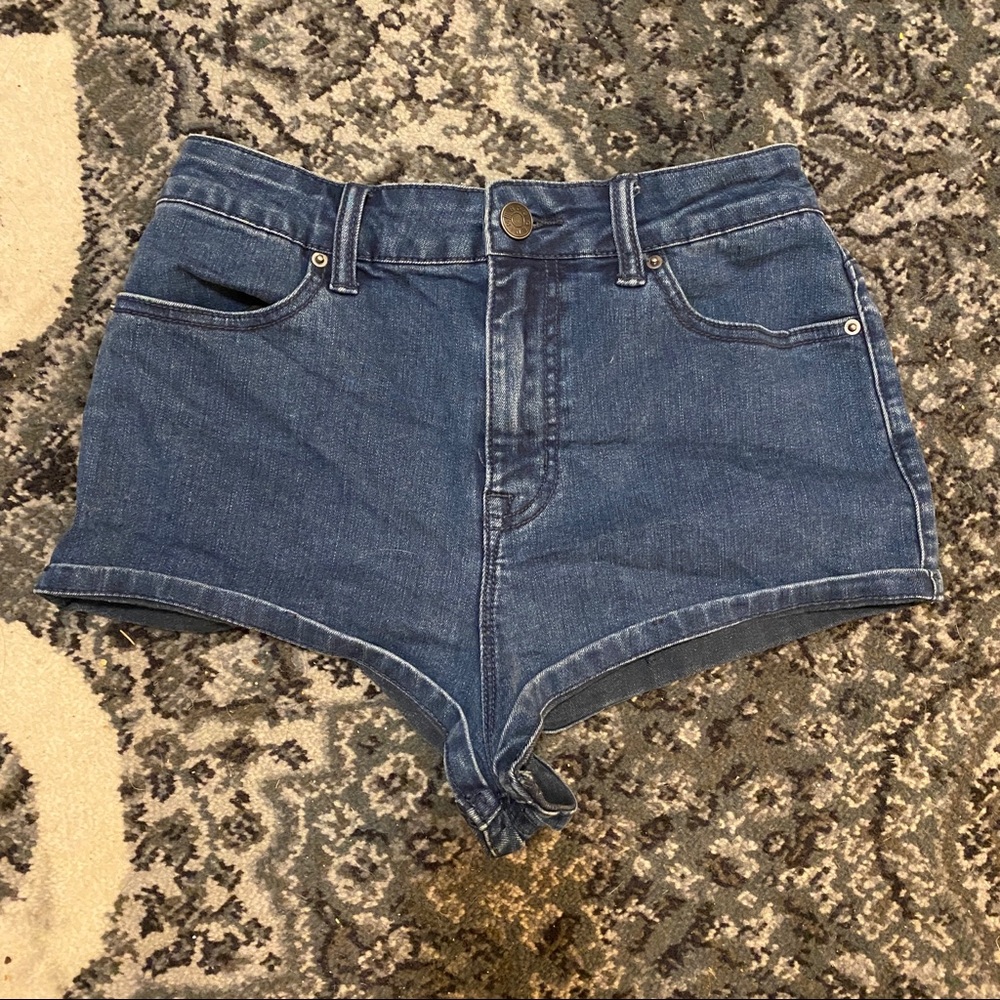 Super High Rise Jean short Shorts 💙💙